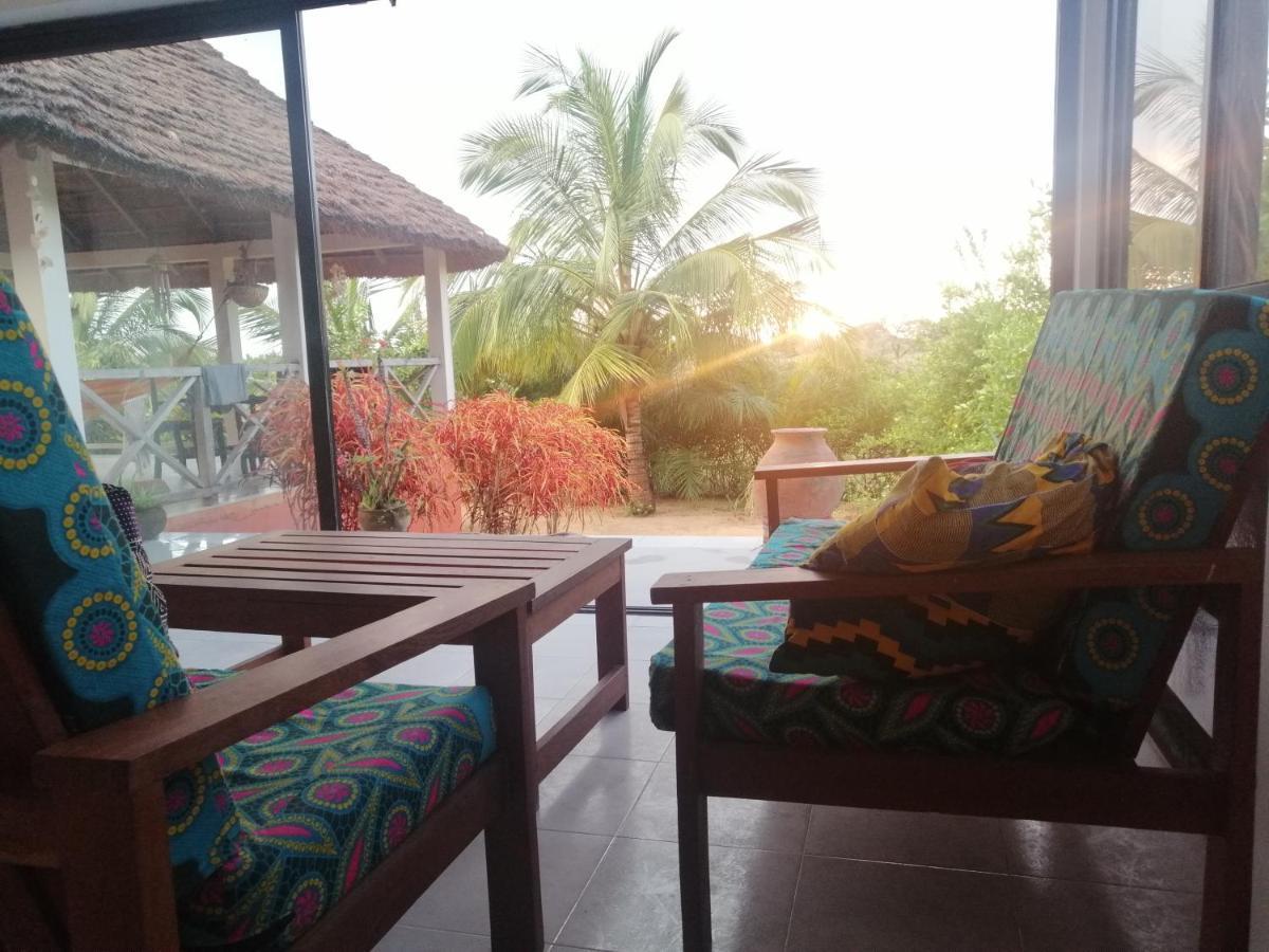 Akine Ti Kasso Piscine Hotel Diembereng Ngoại thất bức ảnh