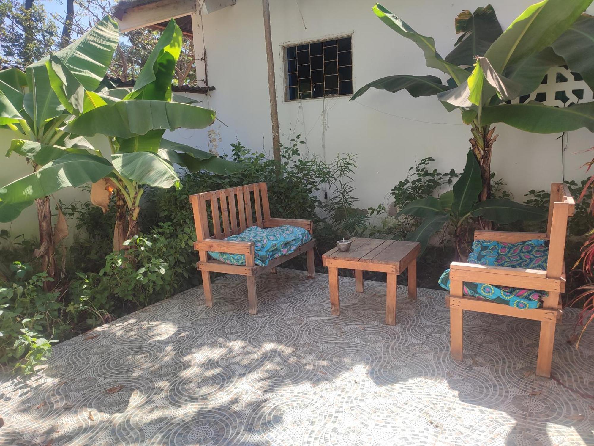 Akine Ti Kasso Piscine Hotel Diembereng Ngoại thất bức ảnh