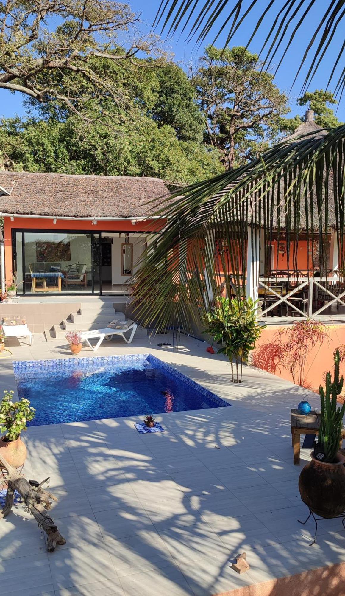 Akine Ti Kasso Piscine Hotel Diembereng Ngoại thất bức ảnh