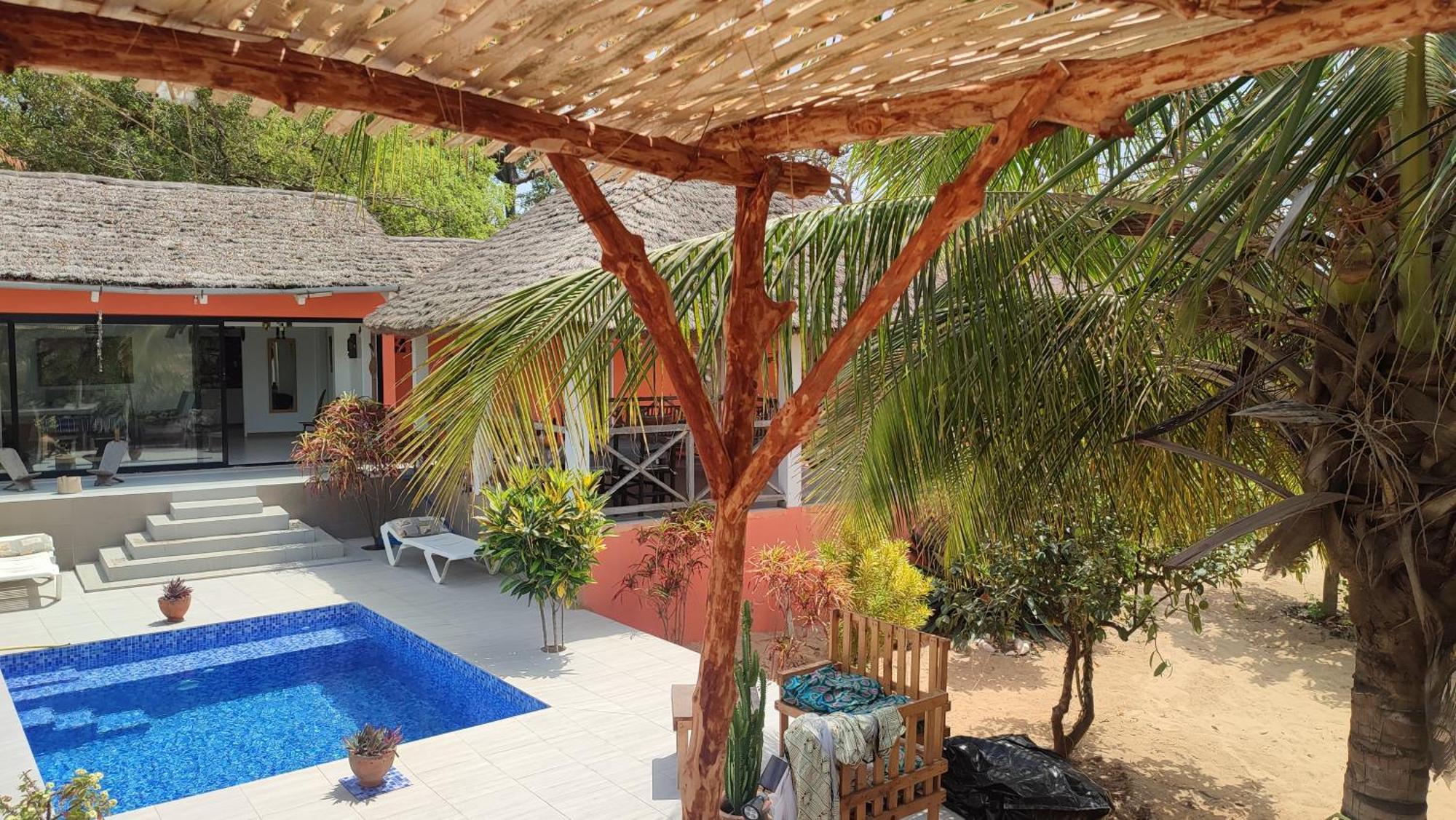 Akine Ti Kasso Piscine Hotel Diembereng Ngoại thất bức ảnh