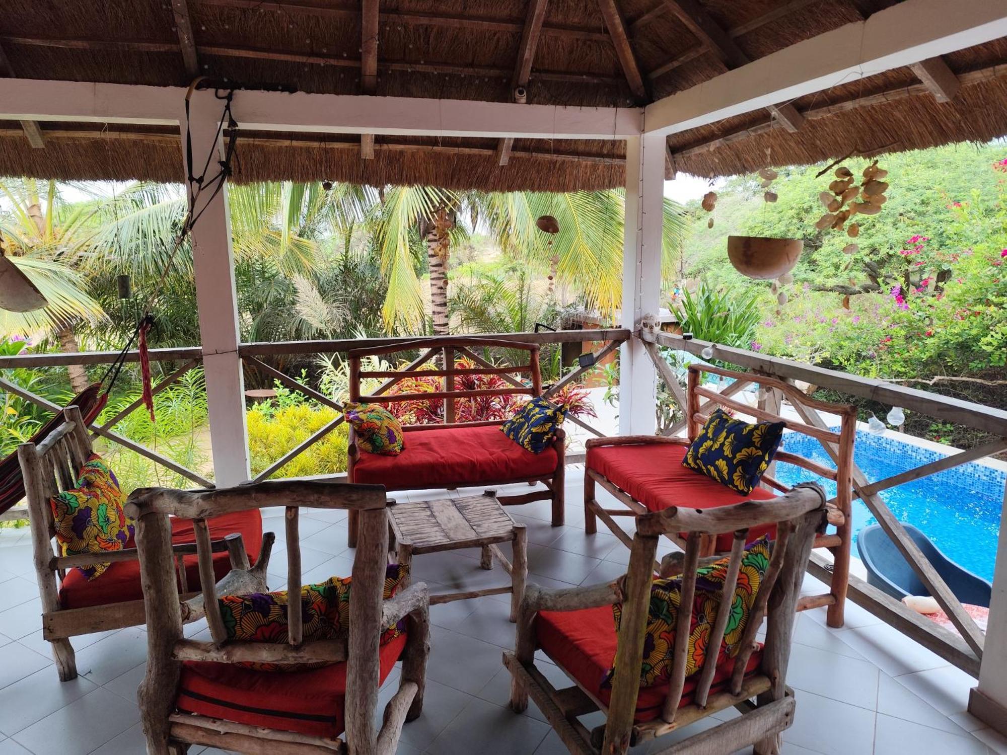 Akine Ti Kasso Piscine Hotel Diembereng Ngoại thất bức ảnh