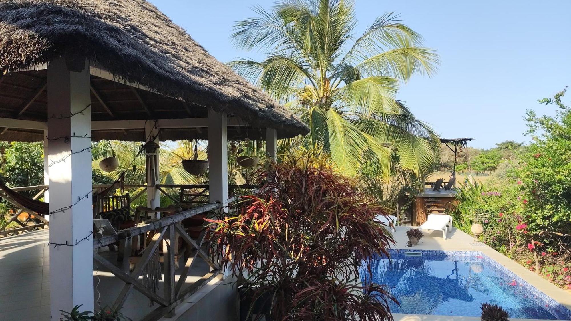 Akine Ti Kasso Piscine Hotel Diembereng Ngoại thất bức ảnh